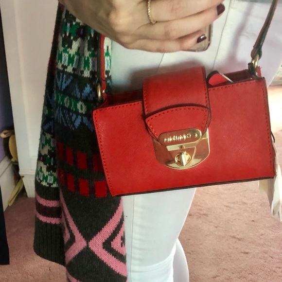 PRICE DROP! Calvin Klein Purse - Picture 5 of 5